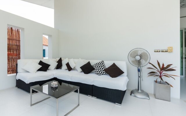 4 Bedroom Modern Pool Villa