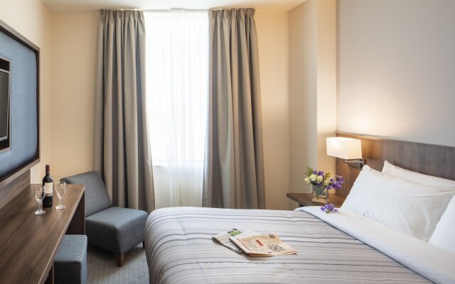 St Giles Heathrow Hotel