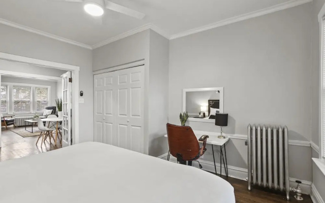 Classy 2BR Spacious Apt in Avondale