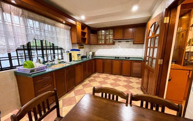 Tupai Mas Semi-D by LOUIS