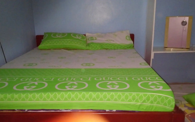 Yellow HOUSE Vacation Rental