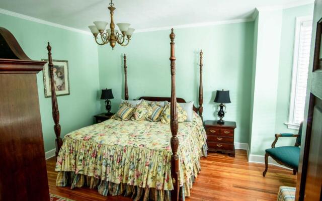Valparaiso Inn Bed & Breakfast