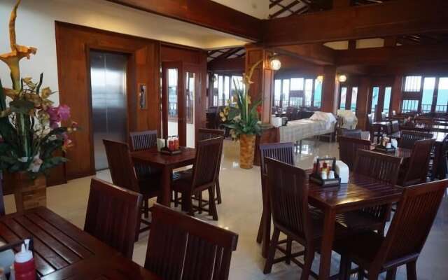Manorom Classy Hotel