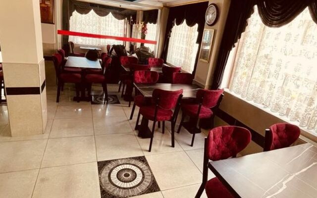 Yunus Hotel