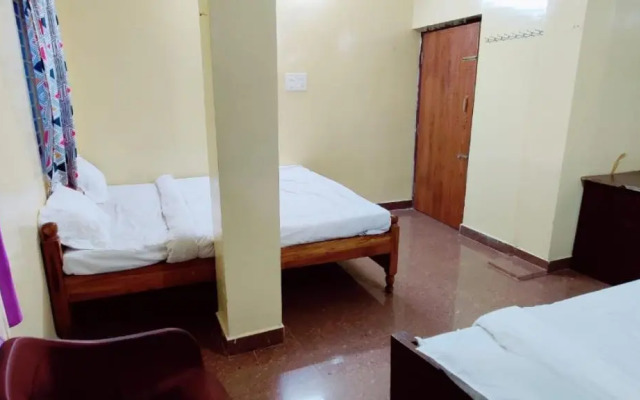 SPOT ON Senapati Inn Khandagiri