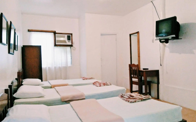 Coron Village Lodge