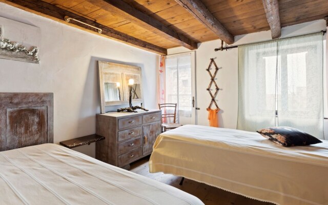 Lovely Holiday Home in Montaner With Patio