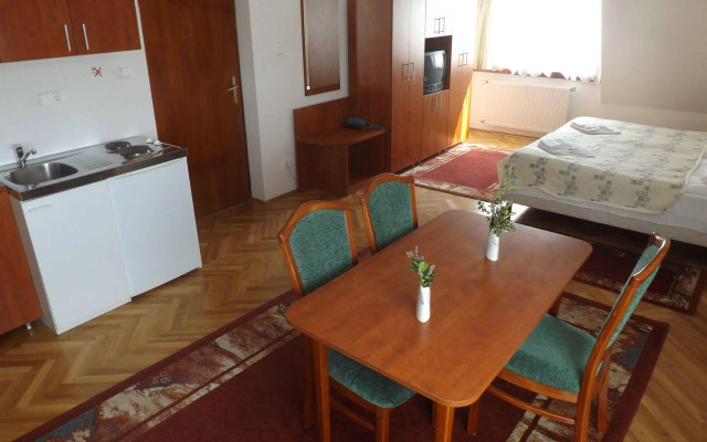 Helios Hotel Pension