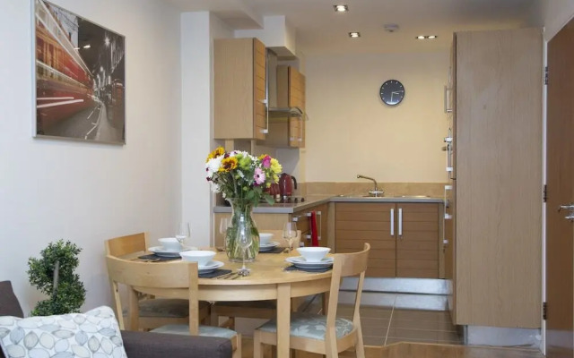 Luxury 2 bedroom Apartment London - RGB 65378