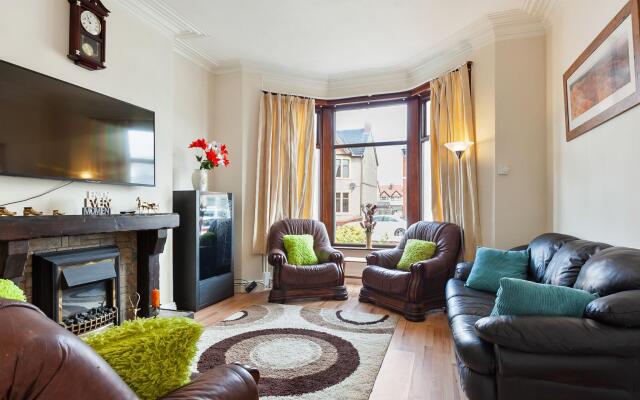 Cushy Apartment in Blackpool near Sea