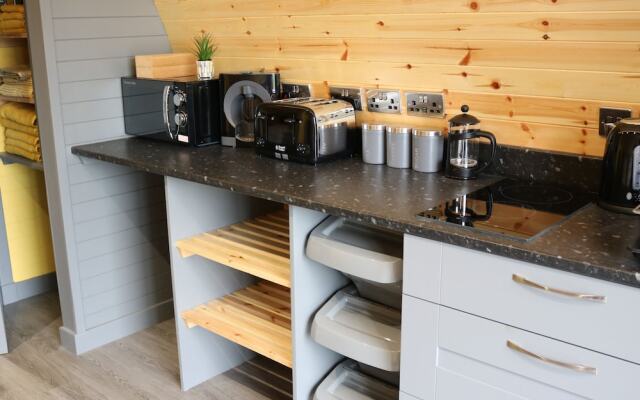 Glampods - 5 Berth Glamping Pod Elgin