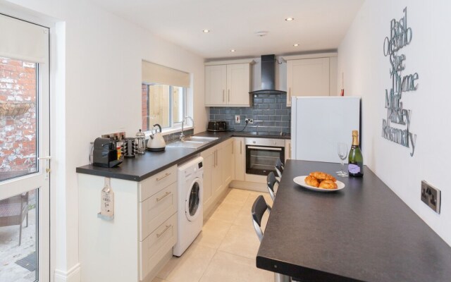 92 Templemore Ave Guest house