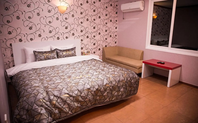 Picasso Motel