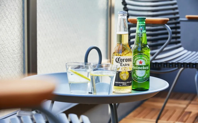 Mizuka Nakasu 7 Unmanned Hotel