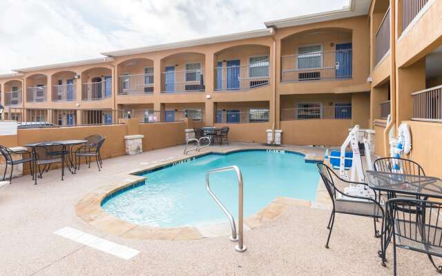 Motel 6 Alvarado, TX