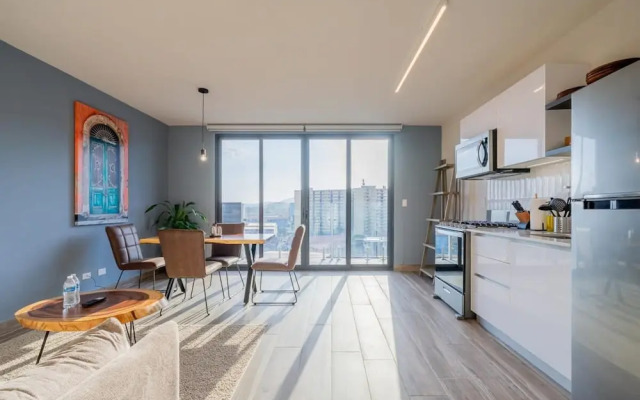 w Exceptional 1BR With Balcony in Casco View