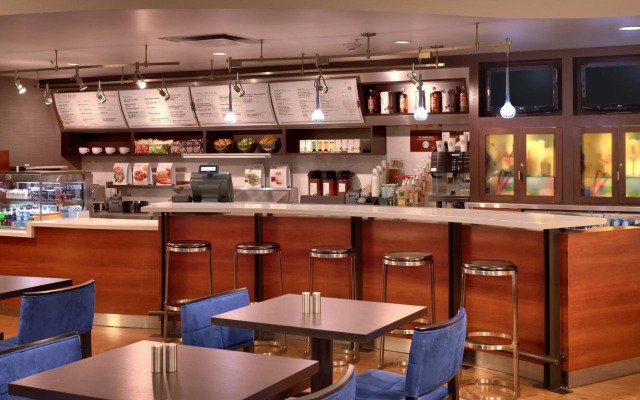 Courtyard by Marriott Kansas City Shawnee