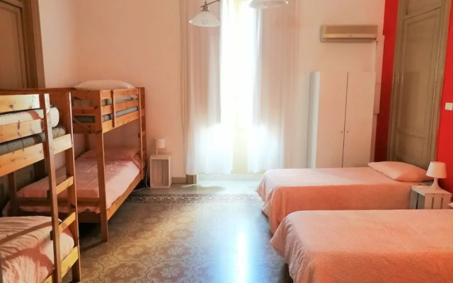 Jonathan Hostel & GuestHouse