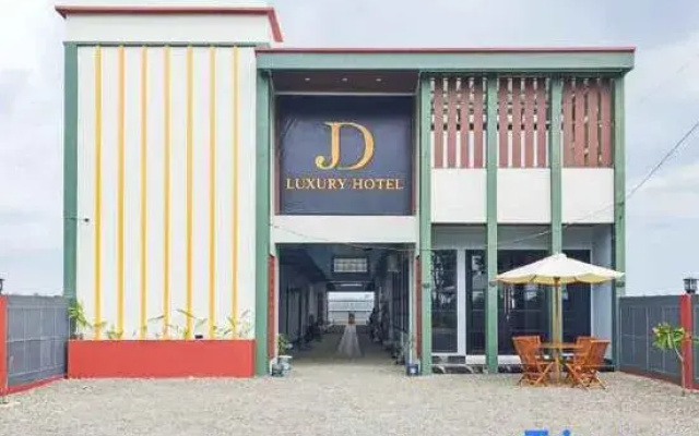 Urbanview Hotel JD Luxury Brebes