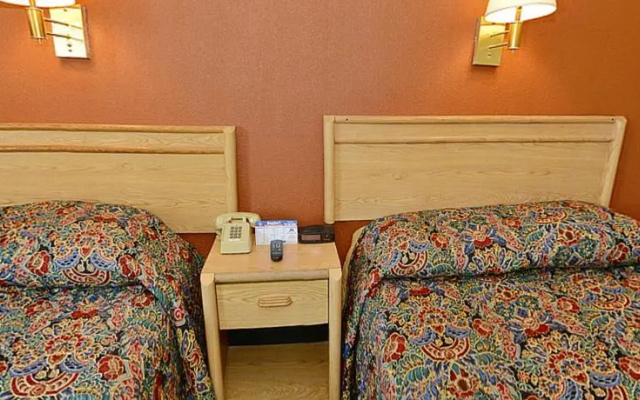 Americas Best Value Inn Bloomington - фото 2