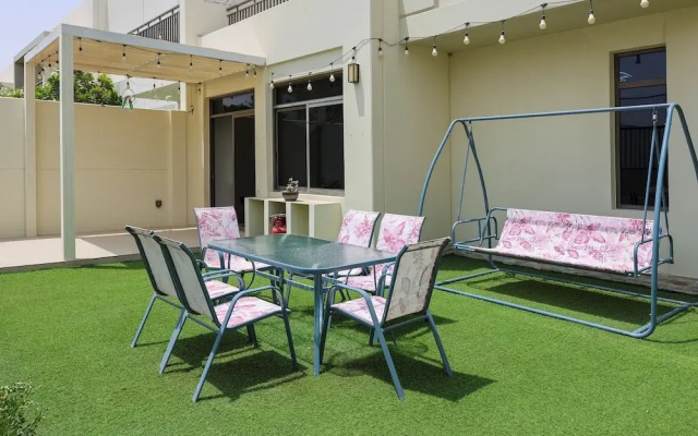 Luxury 4B and maid's with private garden