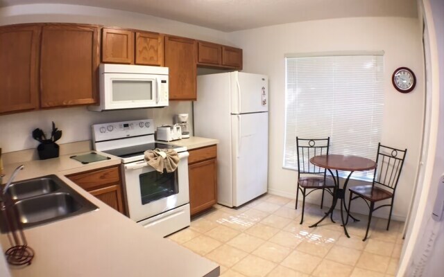 Private Pool ! 3 Bedroom Home by Redawning