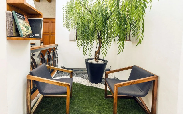 Dos Patios By LaTour