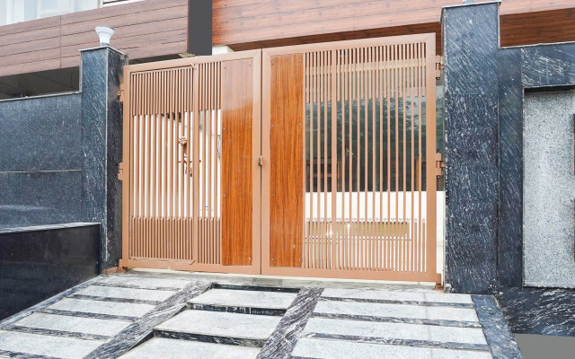 Super Townhouse Sector 121 Noida