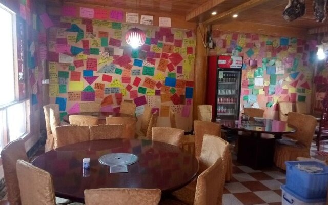 Shangri La Gold Year Youth Hostel