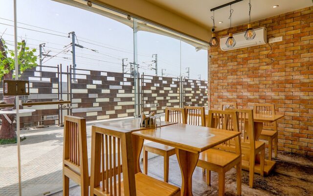 FabHotel Geetraj Palace