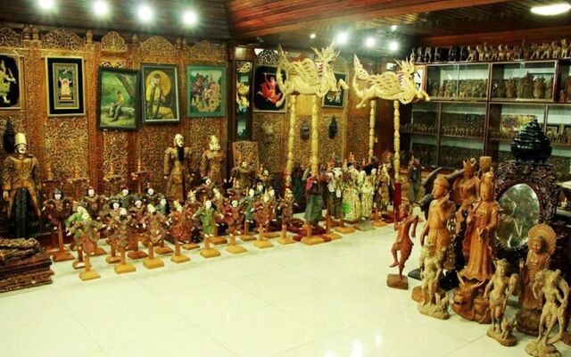 East Mandalay Hotel
