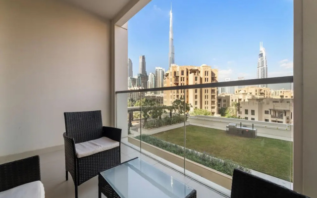 2BR 202 Bellevue Tower 1