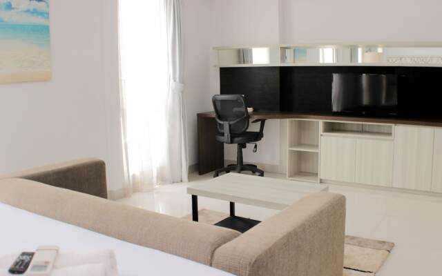 Warm And Cozy Studio At Azalea Suites Apartment