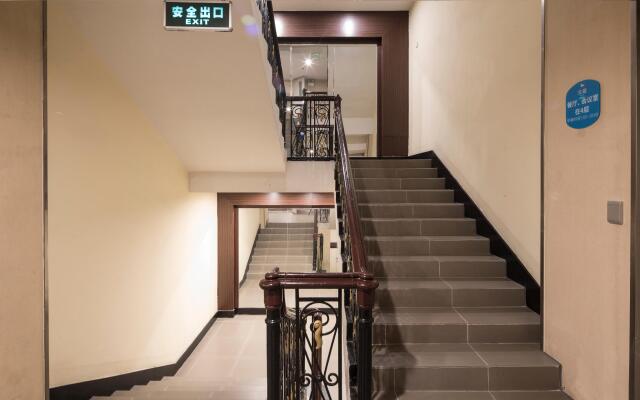 Hanting Hotel Tianjing Heping Road Walking Street