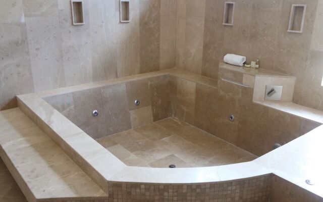 Luxury Sky Penthouses 3-6BR Condo-Hotel at Oceano Jaco