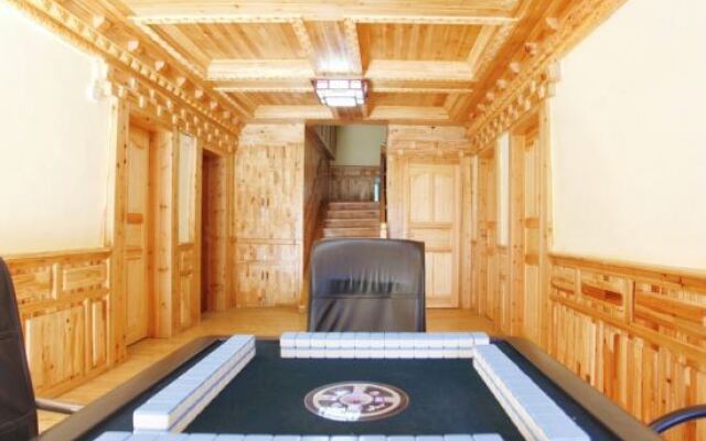 Danba County Gezuo Hotel