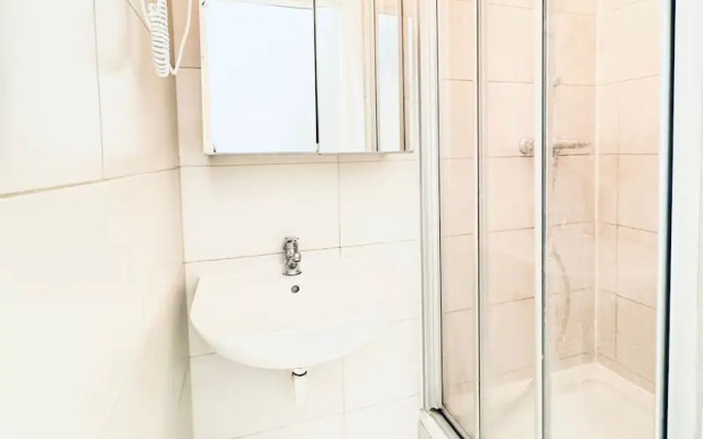 3BR Stay for 6P Near FAC Platz