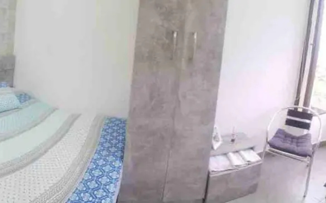 2 Bed Flat - Sleeps 6 - Pets - Pool - Parking