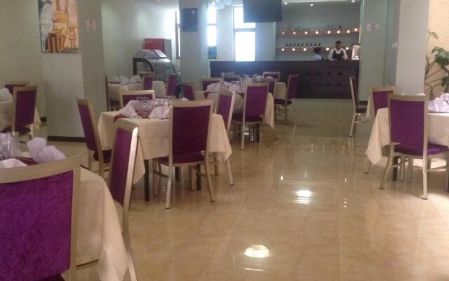 Palm Palace Hotel