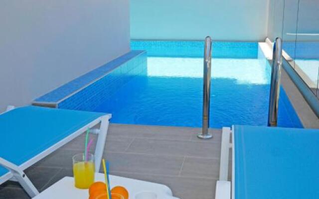 Sonja Beachfront Apartments