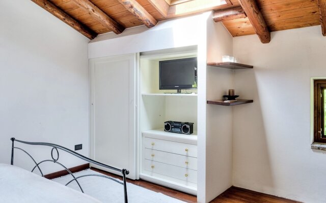 Apartment in Costermano With Garden, Sauna, Swimming Pool