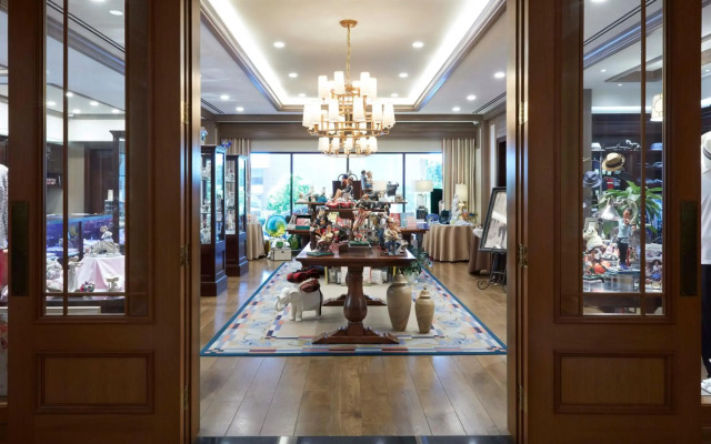 Little America Hotel