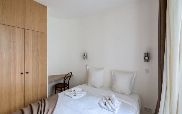 Spacious Apartment Near Madeleine