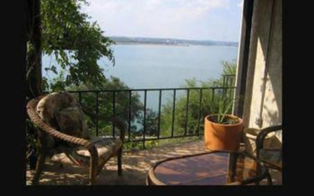 Lakehouse Bed and Breakfast