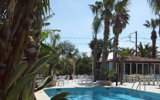Minoa Apartments
