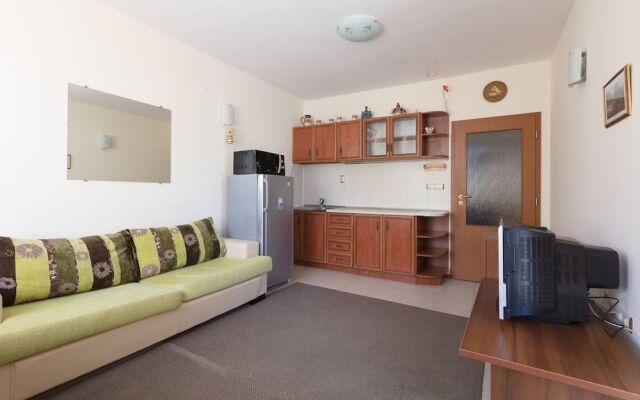 Two Bedroom Apartment with Kitchen