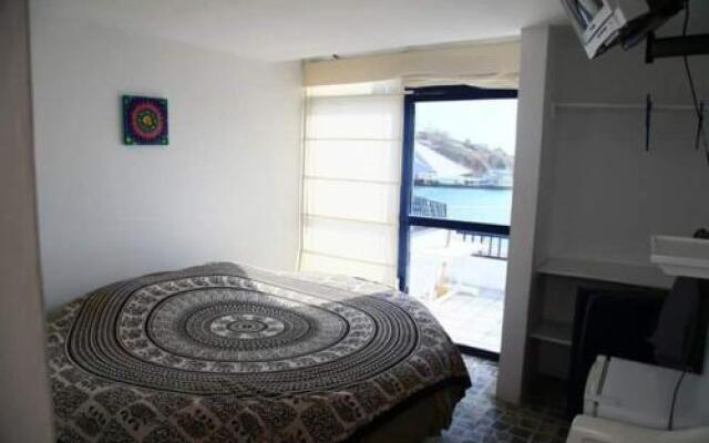 Hostal Los Delfines San Bartolo