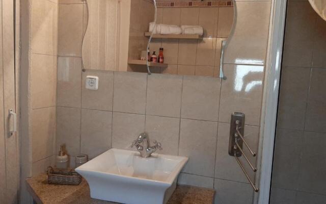 Mama's House Nea Peramos