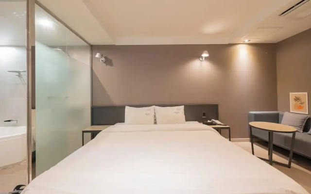Hotel Button
