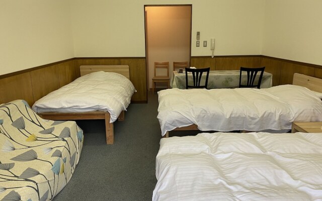 Riverside Hostel B&B – Hostel